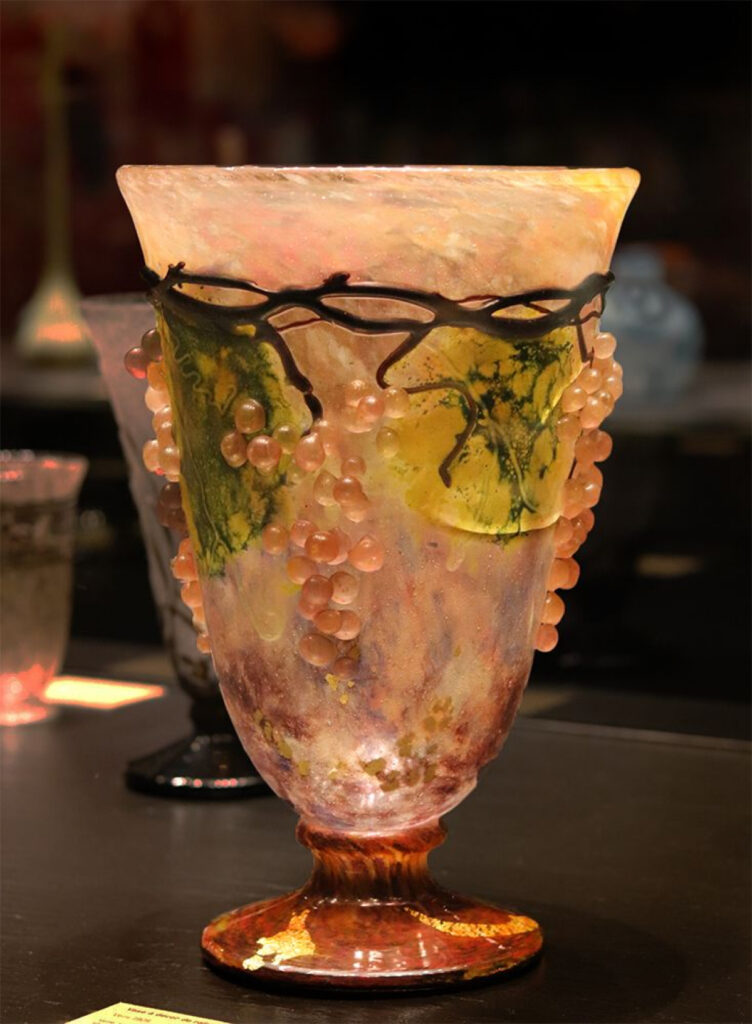 vase-decor-de-raisins-daum-freres